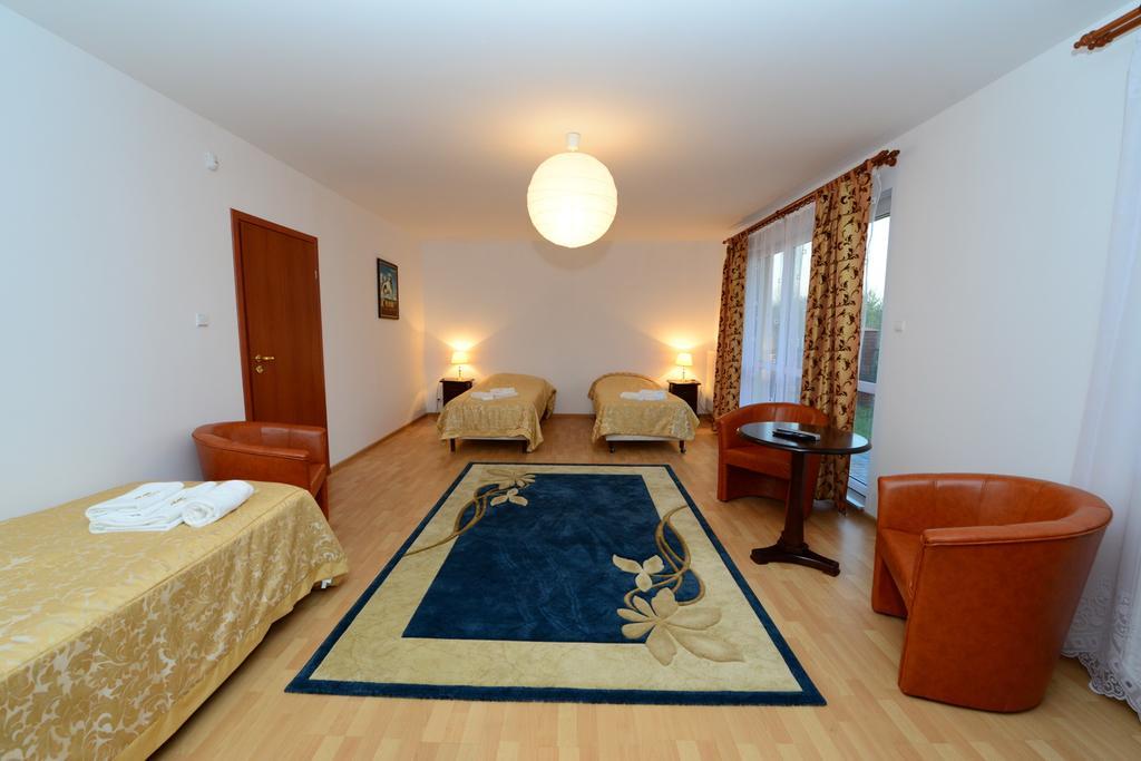 B&B Airport Modlin Nowy Dwór Mazowiecki Pokoj fotografie